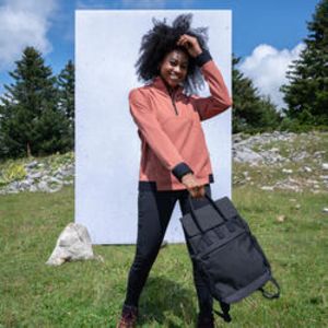 Oferta de Forro polar de montaña y trekking con capucha Mujer Quechua MH500 naranja por 24,99€ en Decathlon