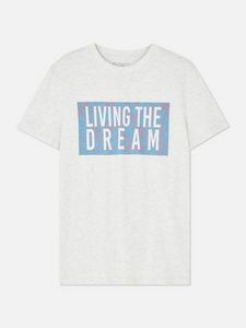 Oferta de Camiseta con estampado gráfico Living The Dream por 3,5€ en Primark