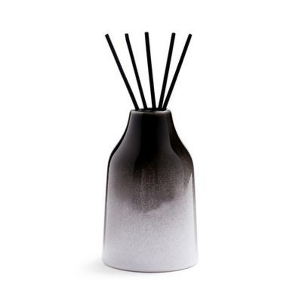 Oferta de Difusor de aroma blanco y negro de cerámica por 7€ en Primark