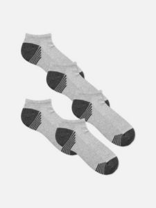 Oferta de Pack de 5 pares de calcetines deportivos por 6€ en Primark