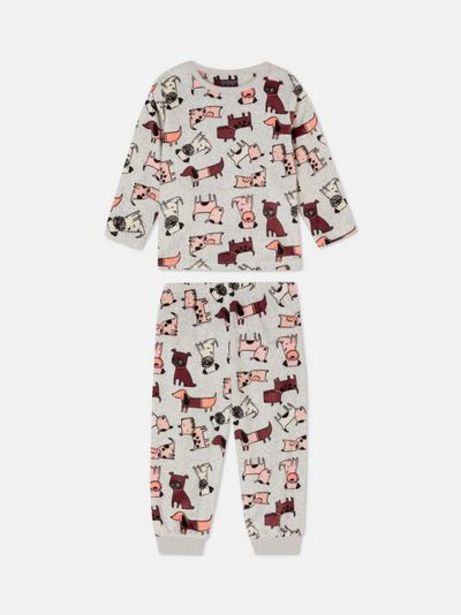 Oferta de Pijama de lana con estampado de perros por 7€ en Primark