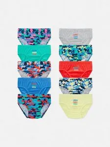 Oferta de Pack de 10 calzoncillos surtidos de camuflaje por 7€ en Primark