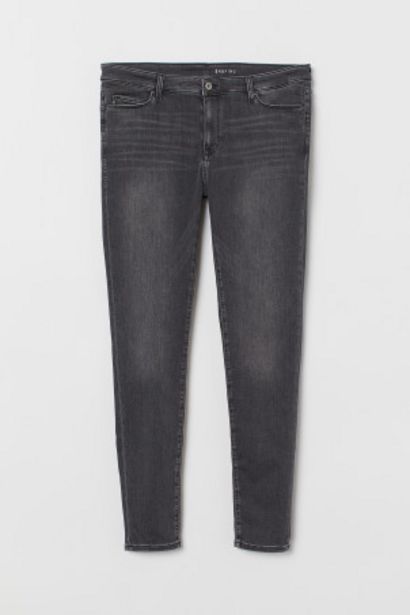 Oferta de H&M+ Shaping Skinny Jeans por 32,99€