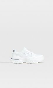 Oferta de Zapatillas multipiezas detalle metalizados por 29,99€ en Stradivarius