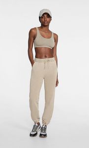 Oferta de Jogger felpa por 15,99€ en Stradivarius
