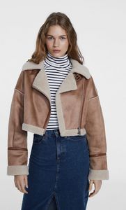 Oferta de Cazadora biker doble faz cropped por 55,99€ en Stradivarius