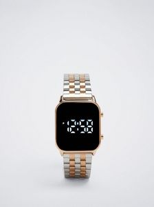 Oferta de Reloj Digital Con Correa De Acero, Plateado por 35,99€ en Parfois