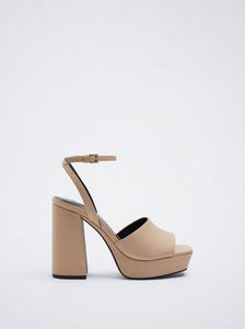 Oferta de Sandalia Tacón Plataforma

 Sandalia Tacón Plataforma por 35,99€ en Parfois