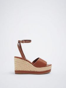 Oferta de Sandalia De Cuña Atada, Camel por 35,99€ en Parfois