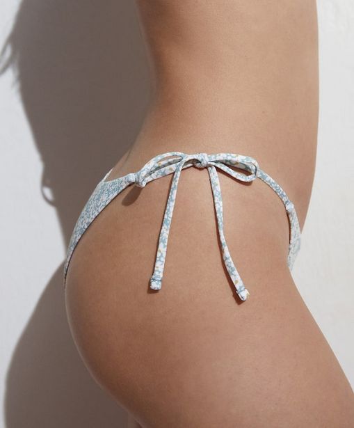 Oferta de Bikini braguita brasileña lazos miniflor corte V por 5,99€