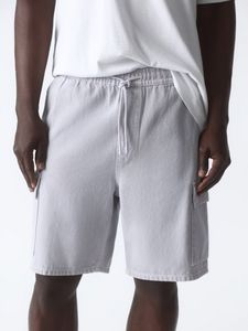 Oferta de Bermuda denim cargo por 19,99€ en Lefties