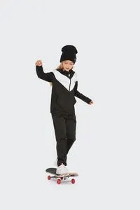 Oferta de CHÁNDAL TRAINING Tenth CAPUCHA NIÑA por 5,99€ en Décimas