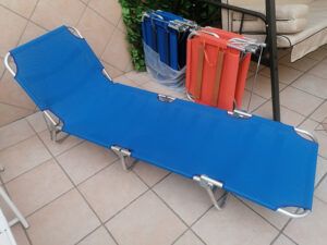 Oferta de Tumbona Plegable Playa Mod. W0004 azul por 39€ en Muebles Hnos. García