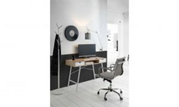 Oferta de Mesa de escritorio con dos cajones y silla de oficina por 421€
