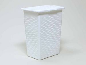 Oferta de ROPALON PVC BLANCO 38L por 19,99€ en Tiendas Mi Casa