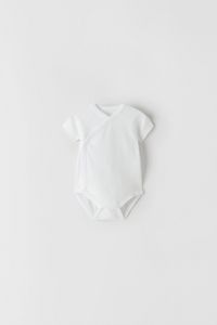 Oferta de BABY/ PACK TRES BODIES KIMONO MANGA CORTA por 9,95€ en ZARA