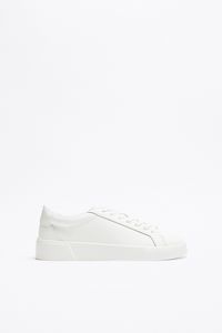 Oferta de ZAPATILLA DEPORTIVA PIEL por 45,95€ en ZARA