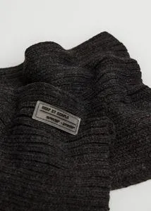 Oferta de Bufanda knitc por 4,99€ en MANGO