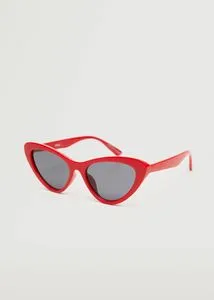 Oferta de Gafas de sol cat por 3,99€ en MANGO