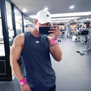 Oferta de Camisetas sin mangas musculares de secado rápido para hombre por 2,07€ en Aliexpress
