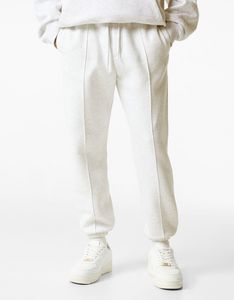 Oferta de Pantalón felpa jogger por 17,99€ en Bershka