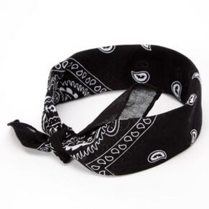 Oferta de Black Paisley Bandana Headwrap por 4,79€ en Claire's
