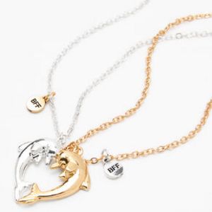 Oferta de Best Friends Split Dolphin Heart Necklaces - 2 Pack por 6,49€ en Claire's