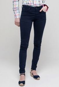 Oferta de Pantalón pitillo azul marino mujer por 24,75€ en Valecuatro