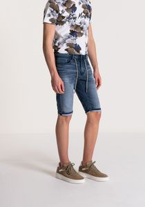 Oferta de Pantalones Cortos Fit Flex ”joy” Efecto Usado Lavado Oscuro por 59,4€ en Antony Morato