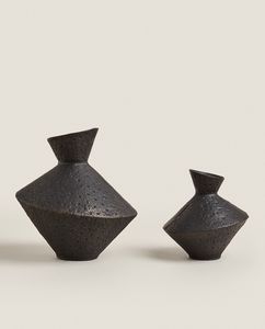 Oferta de JARRÓN OSCURO por 29,99€ en ZARA HOME