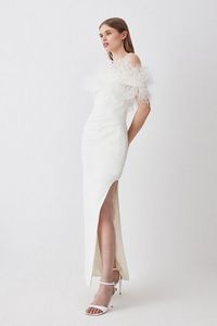Oferta de Petite Feather Bardot Stretch Crepe Maxi Dress por 217,8€ en Karen Millen