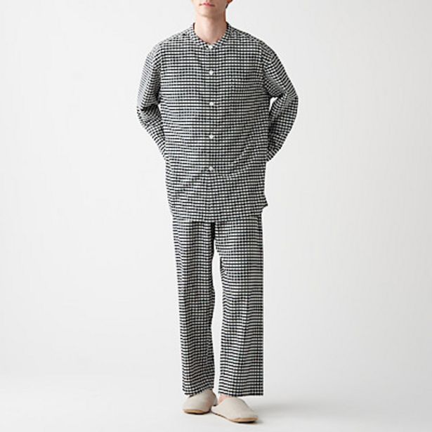Oferta de Side Seamless flannel Stand collar Pajamas por 22,45€ en Muji