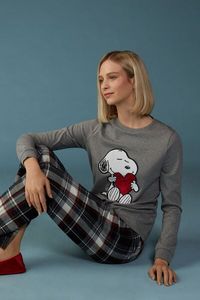 Oferta de Pijama Largo Snoopy con Corazón en Interlock de Al... por 59,9€ en Intimissimi