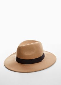 Oferta de Sombrero 100% lana por 19,99€ en MANGO