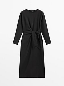 Oferta de Vestido Negro Lazo Delantero por 49,95€ en Massimo Dutti