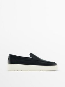 Oferta de Mocasín Soft Napa Negro por 79,95€ en Massimo Dutti