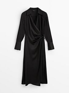 Oferta de Vestido Camisero Negro Satinado por 99,95€ en Massimo Dutti