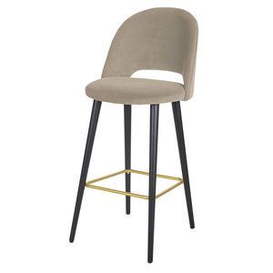 Oferta de Chaise de bar en velours beige cappuccino et pieds en bois de frêne noir et métal doré H82 por 179€ en Maisons du Monde