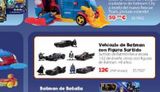Oferta de LEOTA  Vehiculo de Batman con Figura Surtido Surtido de Batmovies a escala 1:32 de diseño único configuras de Batman +8 años.  12€ (PVP Unidad) 557507  en Juguetería Poly