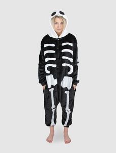 Oferta de Disfraz de esqueleto con capucha por 9€ en Kiabi