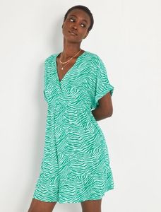 Oferta de Vestido corto estampado por 10€ en Kiabi
