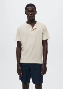 Oferta de Camiseta cuello panadero lino por 12,99€ en MANGO Man
