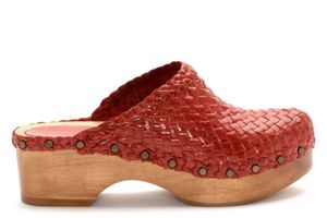 Oferta de Zuecos de tacón CHILE por 215€ en Casas