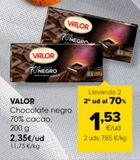 Oferta de Chocolate negro 70% cacao VALOR por 2,35€ en Autoservicios Familia