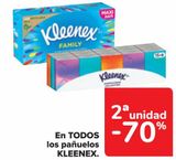 Oferta de En TODOS los pañuelos KLEENEX  en Carrefour