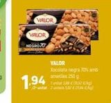 Oferta de VALOR  VALOR  NEGRO70  1.94  /22  VALOR Xocolata negra 70% amb ametles 250 g Tuna3882-chl  en Coviran