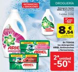 Oferta de En TODOS los detergentes ARIEL Antimanchas y Sensaciones  en Carrefour