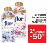 Oferta de En TODOS los perfumes para ropa FLOR en Carrefour