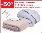 Oferta de En TODAS las mantas y edredones fantasía  en Carrefour