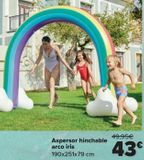 Oferta de Aspersor hinchable arco iris por 43€ en Carrefour
